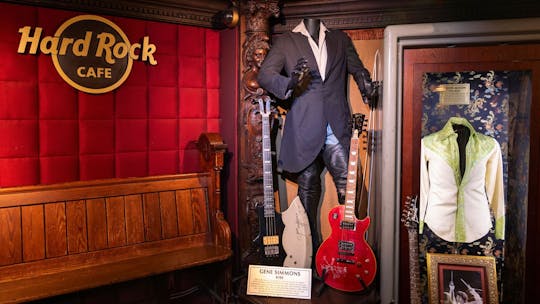 Hard Rock London Walking Tour with Lunch